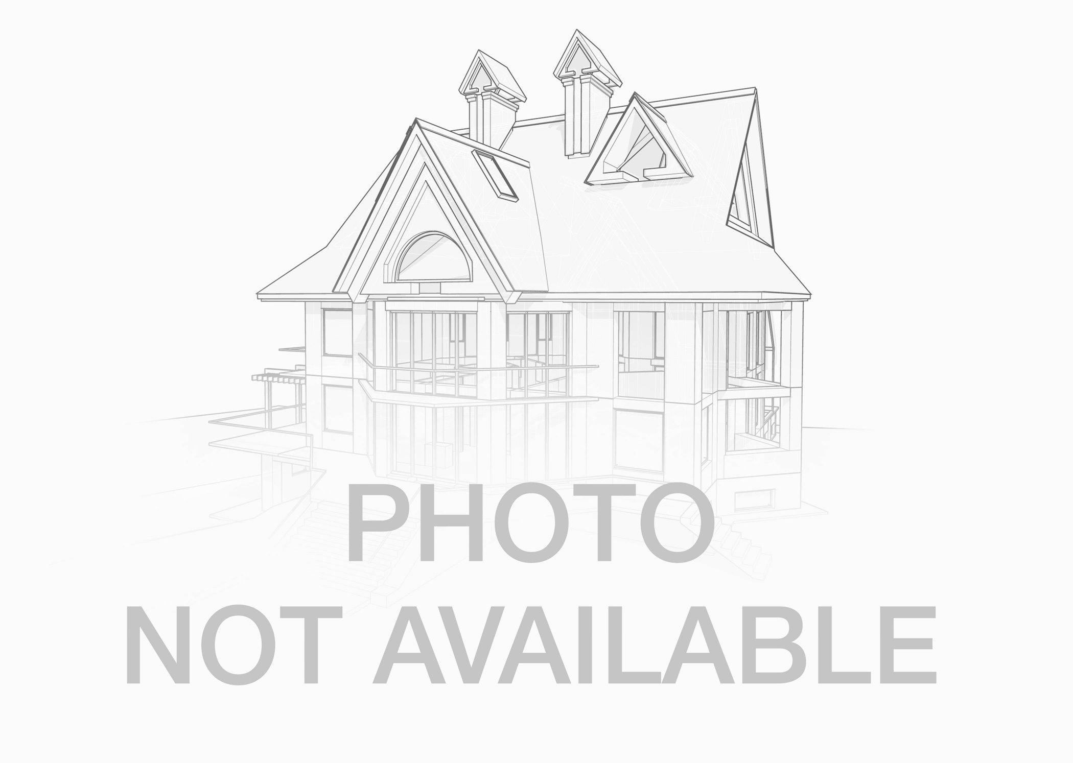 10121 Cambridge Court 